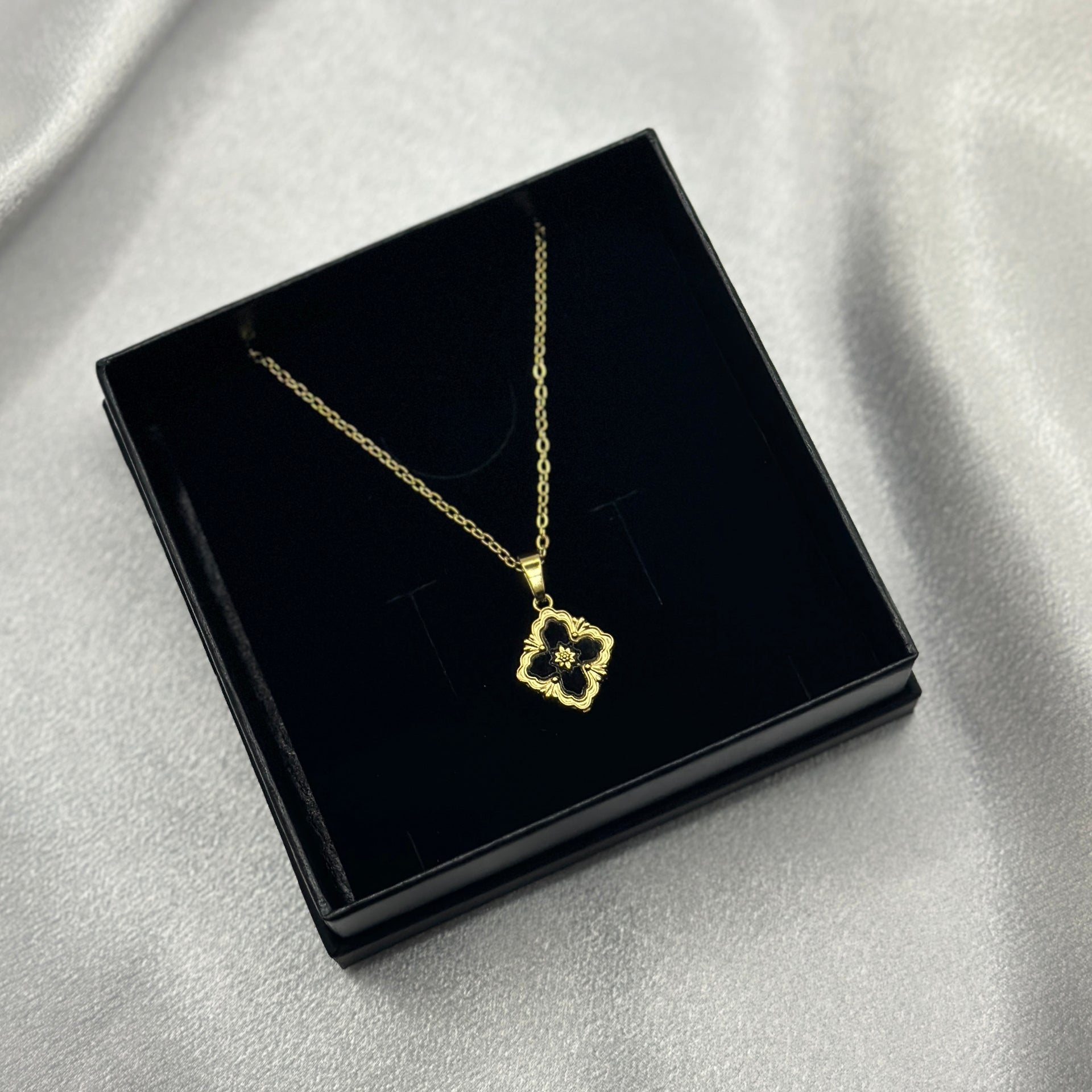 Kette „CROSS BLACK“