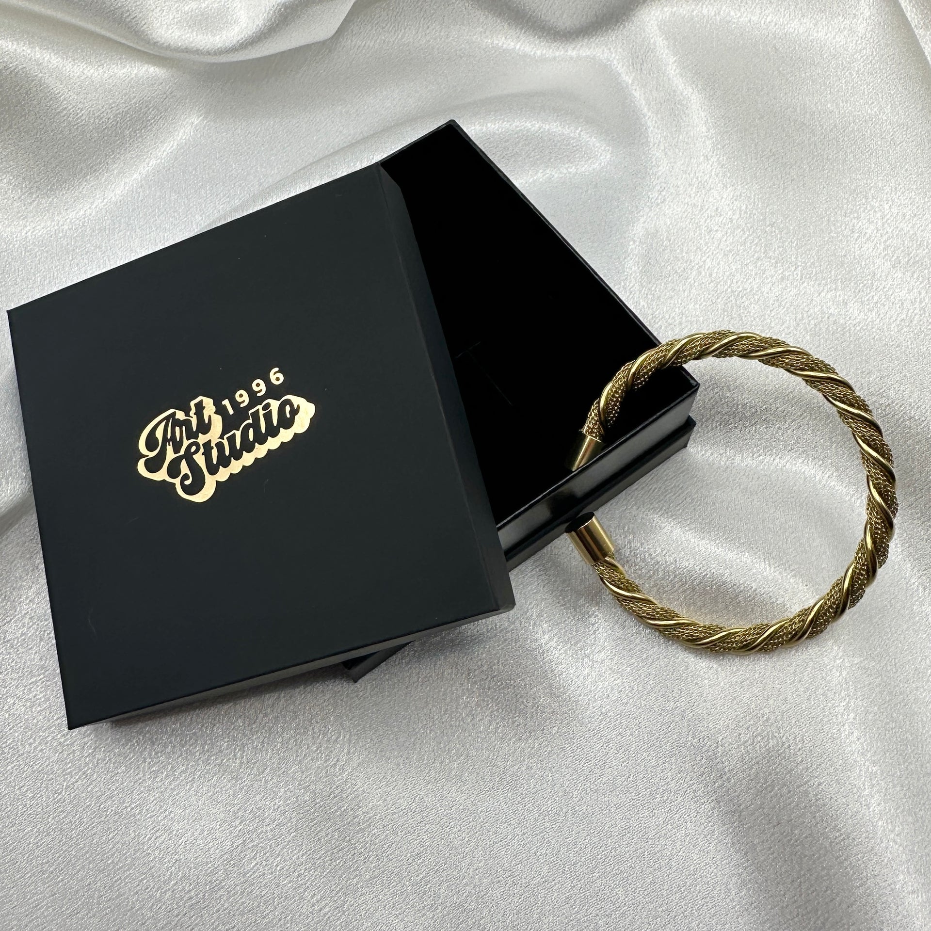 ARMREIF GOLDEN TWIST.