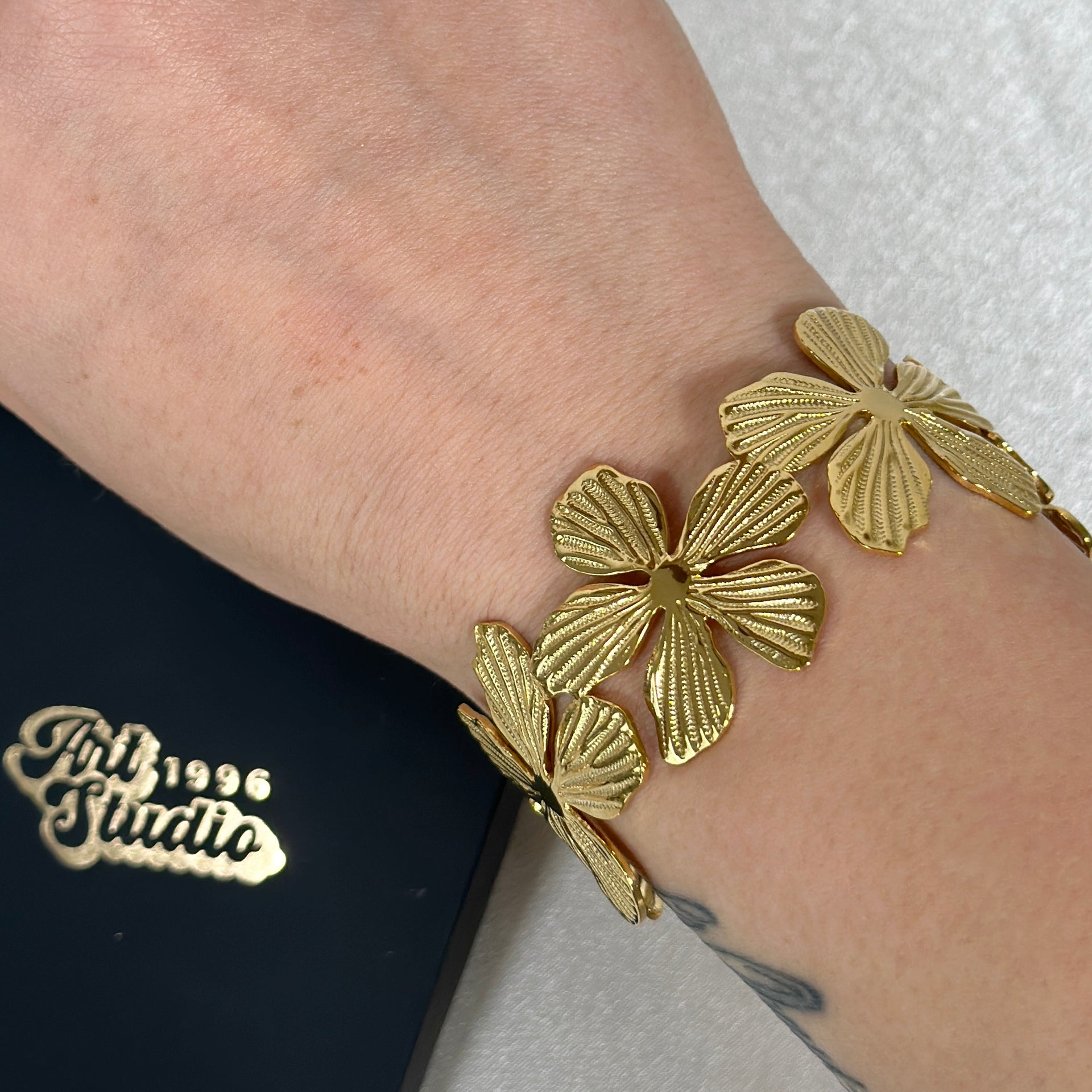 ARMREIF FLOWER POWER.