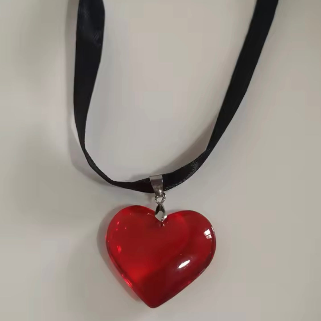Kette „RED SATIN HEART“
