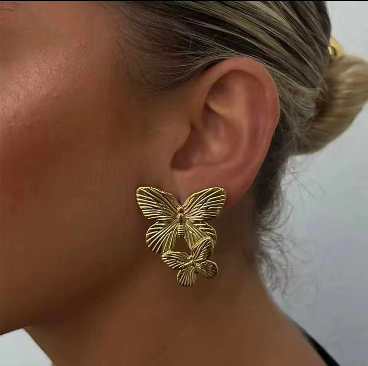 OHRRINGE BUTTERFLY TWINS.