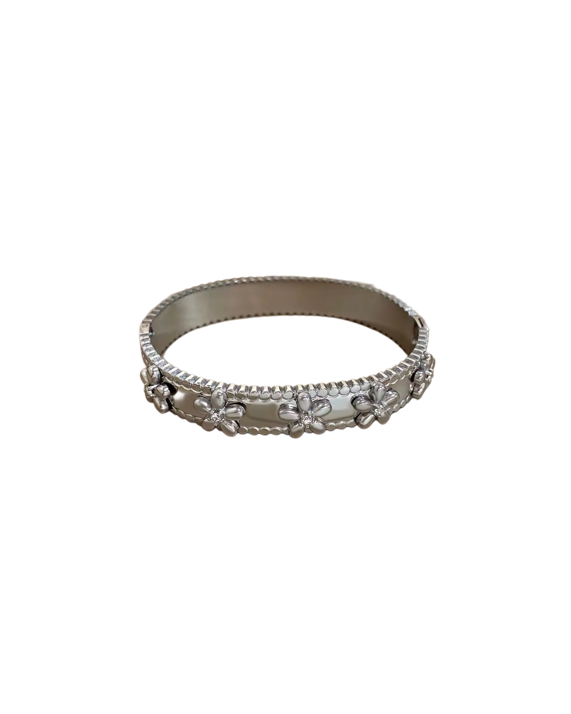 ARMREIF SILVER FLOWERS.