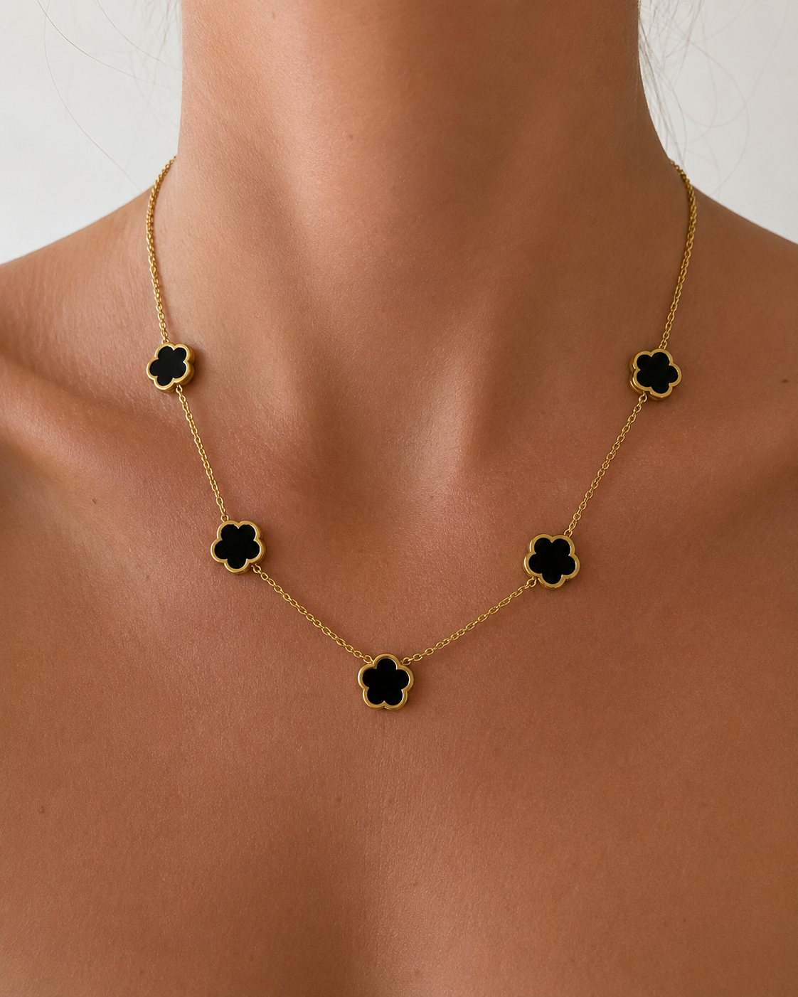 Necklace “LUCKY WHITE”